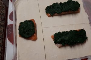 Somon cu spanac in crusta de foietaj