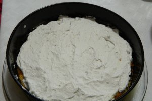 Desert tort cu ananas, nuca de cocos si mandarine