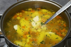 Supa de pui cu galuste de gris