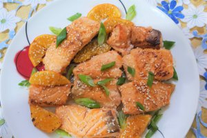 Somon cu mandarine in stil asiatic