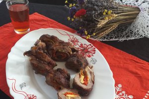 Rulada de carne de porc cu cascaval si ardei
