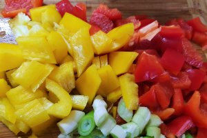 Salata calda cu fusilli, fasole verde si carnita de vitel