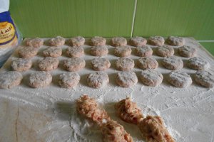 Chiftelute de porc, cu piure de broccoli