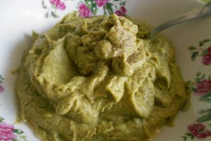 Chiftelute de porc, cu piure de broccoli