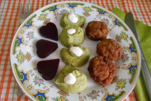 Chiftelute de porc, cu piure de broccoli