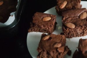 Desert prajitura cu dovleac si ciocolata (fara gluten, low carb)