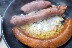 Tocanita cu carnati afumati de casa
