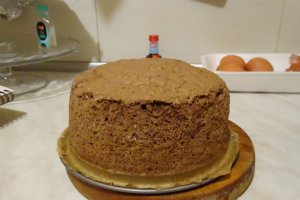 Desert tort cu crema de ciocolata si lapte condensat