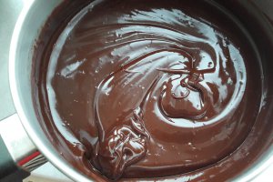 Desert tort cu zmeura, ciocolata si mascarpone