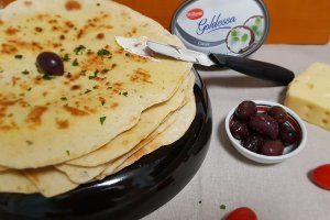 Bazlama - Painici turcesti cu iaurt grecesc