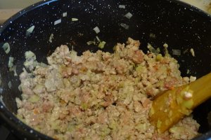 Tarta rapida cu carne si praz
