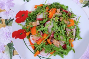 Salata de rucola cu friptura de porc