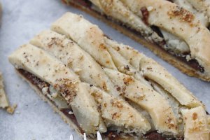 Desert placinta impletita cu Nutella