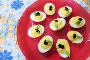 Aperitiv oua rusesti cu caviar
