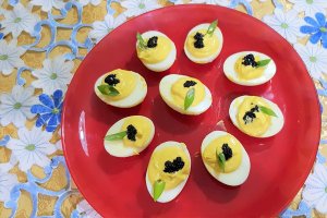 Aperitiv oua rusesti cu caviar