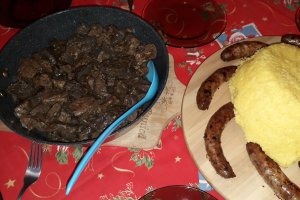 Pastrama de berbecut la tigaie