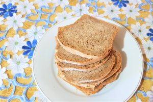 Franzele cu bere neagra, faina integrala si chimen