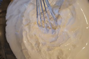 Fusilli tricolore cu ciuperci, bacon si sos de branza