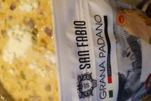 Fusilli tricolore cu ciuperci, bacon si sos de branza