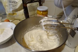 Desert tort cu mousse de banane