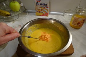 Desert tort cu mousse de piersici