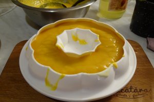 Desert tort cu mousse de piersici