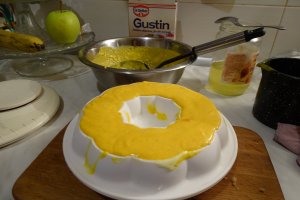 Desert tort cu mousse de piersici