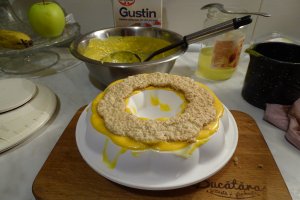 Desert tort cu mousse de piersici