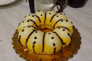 Desert tort cu mousse de piersici
