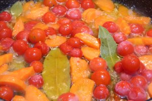 Legume la cuptor cu couscous si pulpe de pui