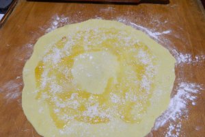 Desert cornulete cu branza, gem de portocale, nuca de cocos si merisoare