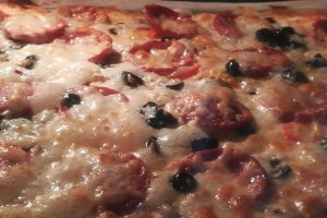 Pizza cu aluat maturat