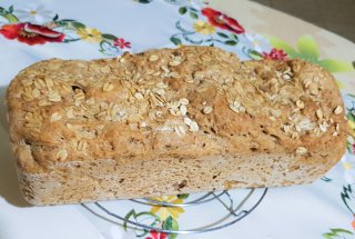 Paine cu faina de macinis grau integral si fulgi de ovaz