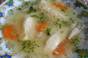 Supa de gaina, cu galuste de gris