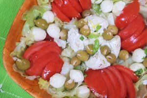 Salata cu burata, mozzarella si rosii