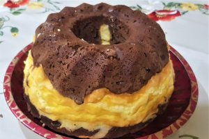 Desert guguluf cu branza si caise