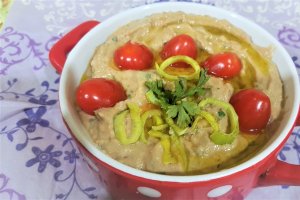 Salata de vinete cu praz, rosii si tahini