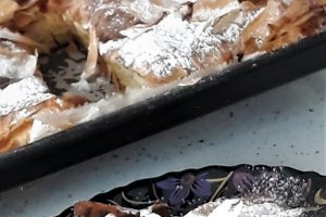 Desert placinta cu iaurt si caise