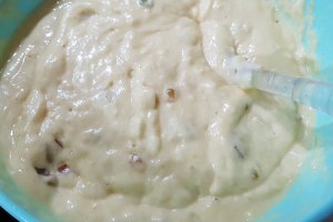 Desert chec cu iaurt, nuci si fructe confiate