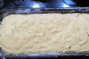 Desert chec cu iaurt, nuci si fructe confiate