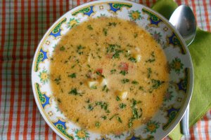 Ciorba de legume, dreasa cu smantana si acrita cu moare