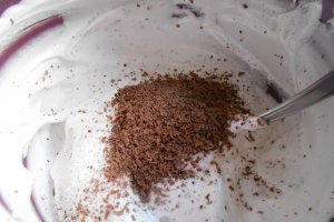 Desert bezele cu ciocolata