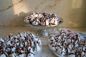 Desert bezele cu ciocolata