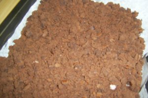 Tort de piersici cu cacao