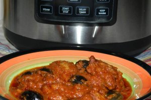 Carne de porc cu masline la Multicooker-ul Crock-Pot Express cu gatire sub presiune