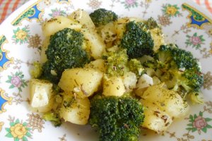 Sote de cartofi si broccoli, cu chimen