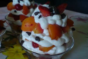 Salata de fructe de sezon (primavara)