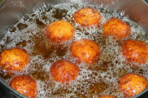 Aperitiv bulete de cartofi