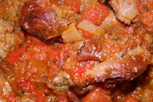 Mancare de inimi si pipote cu ceapa si ardei la Multicooker-ul Crock-Pot Express