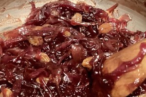 Chutney de ceapa rosie cu stafide